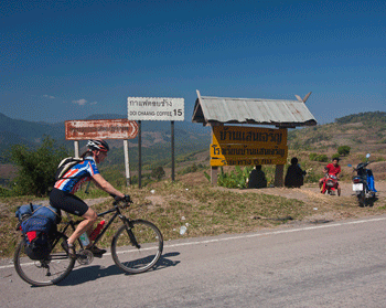 Biking to Doi Chaang 