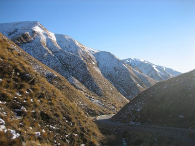 Crown Range Road. photo by Esther Pearson.