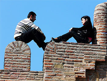 Amorous Georgians on the battlements of Narikala Fortress 