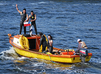 Scuba diving for shellfish in the Maullin river