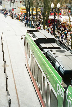 Portland, Oregon, has a great network of buses, trrains and streetcars. 
