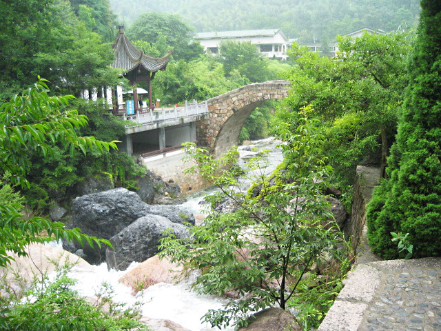 Emerald Valley, Anhui Province. Photo by Bill Pfeffer. 