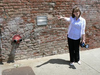 Jacking Up Sacramento. Here is where a window used to be, but the building was raised up 15 feet.