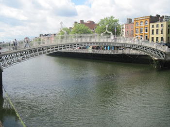 Ha'penny bridge, Dublin.