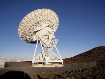 The 240-ton radio telescope on Mauna Kea