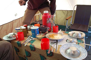 Breakfast in the dining tent