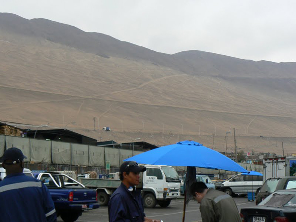 Behind Iquique is a giant mountain of sand, driving over it gets you to the high desert.