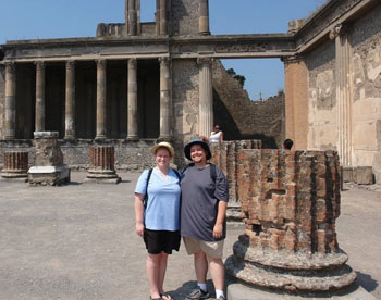 pompeii ash statues kissing