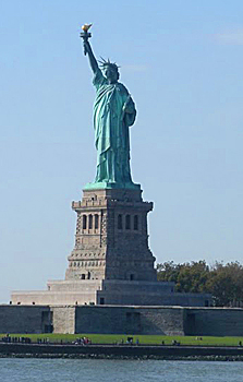 Lady Liberty. Photos by Beth Simmons, exceept as noted.