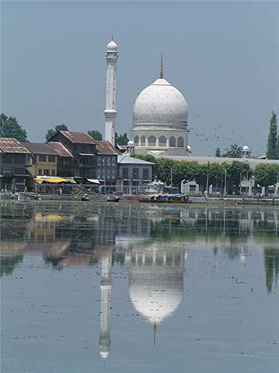 A mosque in Srinigar