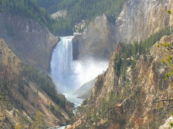 Middle falls, Yellowstone River.