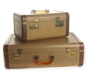Best way to ship luggage internationally? Here are some suggestions on ways you can send your luggage ahead of you. 