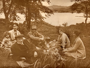 A family outing on Loch Long around 1920.