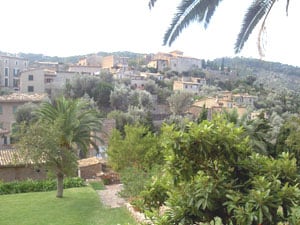 The town of Deia - photos by Habeeb Salloum