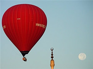 A balloon, a mosque and the moon
