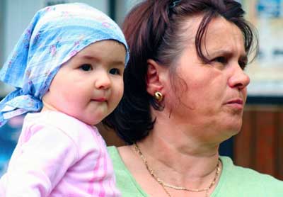 Bosnia Herzegovina Photo Gallery 2 Mother and child in Sarajevo