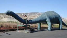 Dinosaur model in Colorado.
