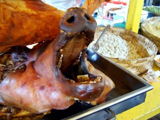 A pig head with crispy skin in the Otavalo market.