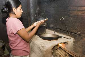 Nicaragua: Home to a Fascinating Organic Coffee Plantation 5 Making tortillas
