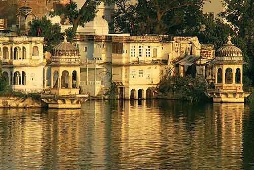 Buildings on Lake Pichola