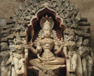 Temple sculptures from the Hoysala Empire 