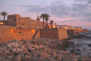 The walls of Alghero, Sardinia - photos by Lucia Byttebier 