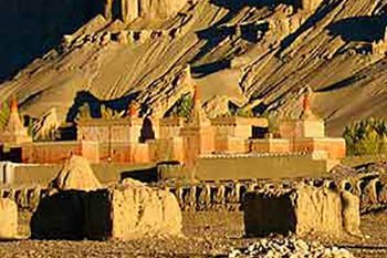 The ruins contain well preserved examples of Tibetan art.