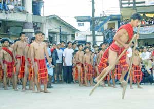 Banaue, Philippines: The Imbayah Festival 8 The relay race on stilts