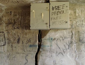 Seismic activity makes its mark on an old Syrian fortification