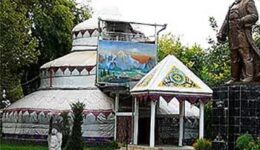 3-story-yurt