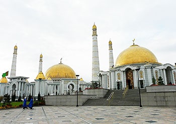 Turkmenistan: Tinhorn Tyranny 9 The mausoleum of President Saparmurat Niyozov