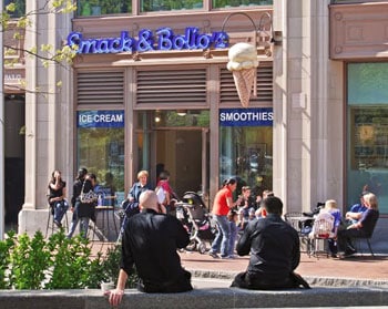 Emack & Bolio's Ice-cream shop on State Street