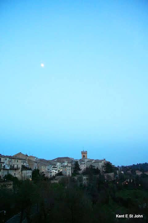 Le Marche: Palaces, Painters and Pilgrims 5 The village of Recanati