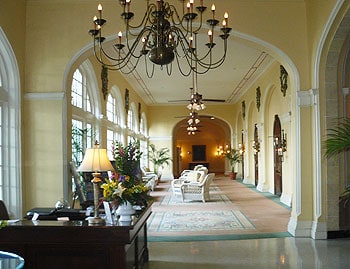 The lobby of the Hotel Galvez