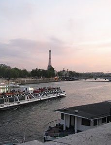 Walking Context Tours for the Intellectually Curious 1 View of Paris sunset during a walking tour. Photos by Candice Walsh.