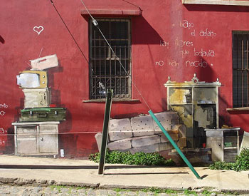 Checking into Hotels Up and Down the Chilean Beanpole 11 Valparaíso -- Leave no surface unpainted or empty of poetry!