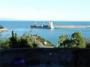 Nelson New Zealand: A Crafty, Artsy Community 6 The harbor and boulder bank in Nelson, New Zealand.