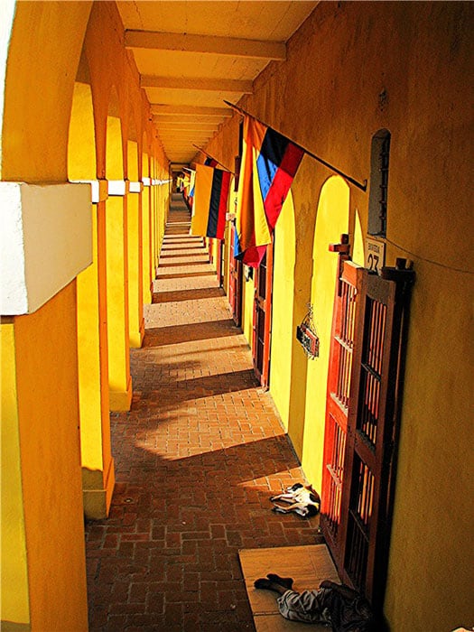 Colombia: Cartagena's Carousel of Carousing 4 Portico in Cartagena, Colombia