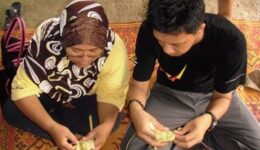 Weaving in Malaysia.