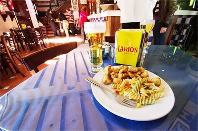 Pescaito Frito (fried fish) best free tapas granada photos by Robin Graham.