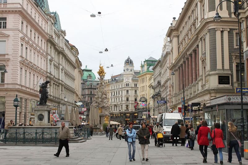 Vienna, Austria: Swan Lake, Schnitzel and Strudel 5 Graben, one of the main commercial streets in Vienna