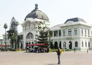 Mozambique: A Cultural Tour of Maputo 4 Maputo's grand railway station