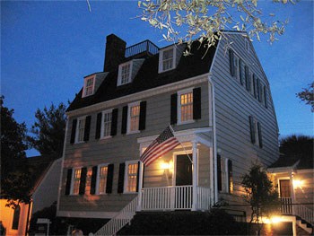 Savannah Ghost Stories 6 It is one of the only houses in Savannah that has a Widow's Walk on the roof, a feature that was more common to houses in New England. Built in 1799.