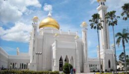 The Omar Sultan Ali Saiffuddin Mosque in Brunei
