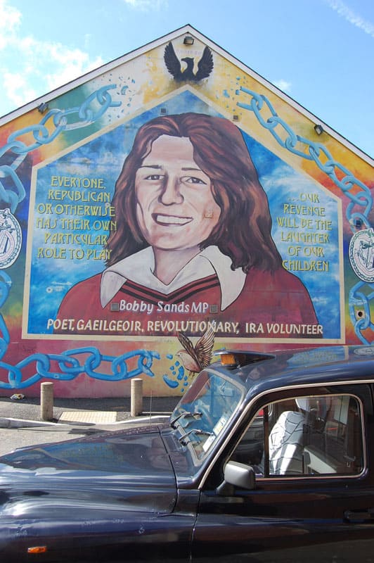 Belfast, Northern Ireland: From Blast to Bloom 3 Black cab mural and Peace Line tour of West Belfast