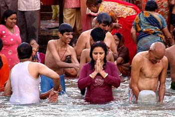 ganges praying