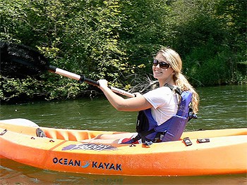 Kayaking the swift-flowing Spokane River. Photos by Max Hartshorne.