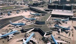 Here are some tips on what and what not to bring when you fly in Canada over the holidays. Or any time.