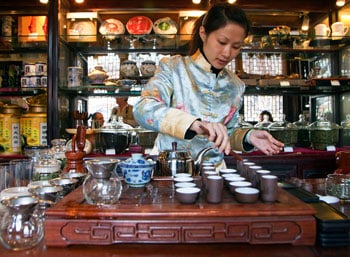 Digging to China: A Journey to Taipei, Nanjing, Shanghai 13 Tea ceremony at Yuyan Garden in Shanghai