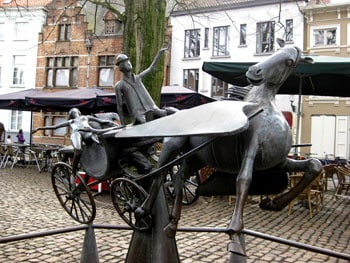 Sculpture in the city center